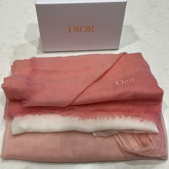 Christian Dior Cashmere Wrap - Picture 2 of 12